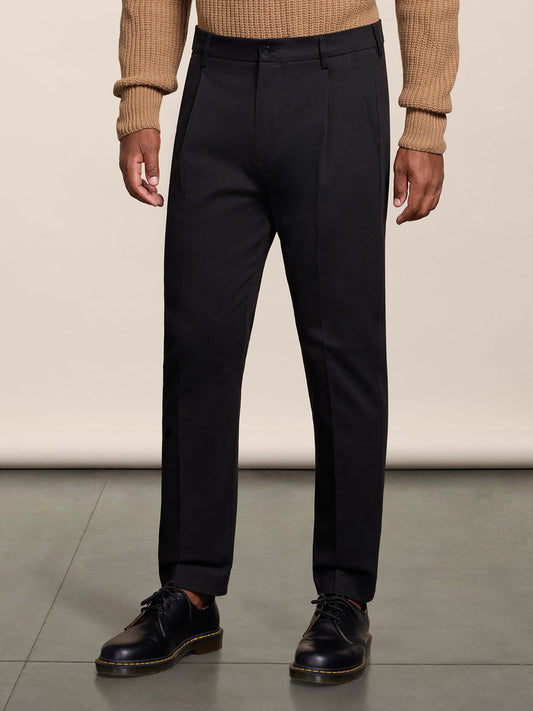 REGULAR FIT CHINO PANTS WITH ONE PLEAT BLACK - BLACK - Check Active | Pence 1979