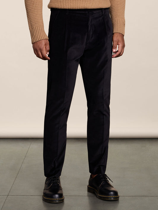REGULAR FIT VELVET CHINO PANTS WHIT ONE PLEAT BLACK - BLACK - Check Active | Pence 1979