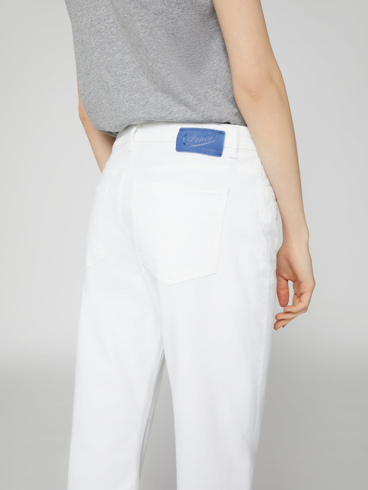 Jeans Bootcut da Donna bianchi svasati alla caviglia