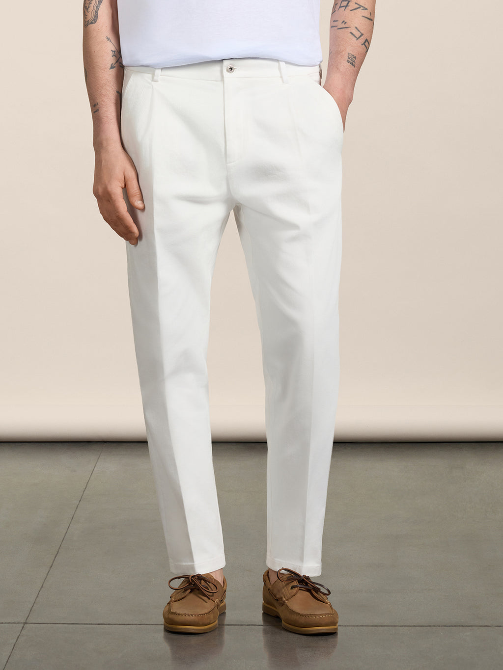REGULAR-FIT CHINO TROUSERS IN WHITE COMFORT DENIM - PURE WHITE  - Check Active | Pence 1979