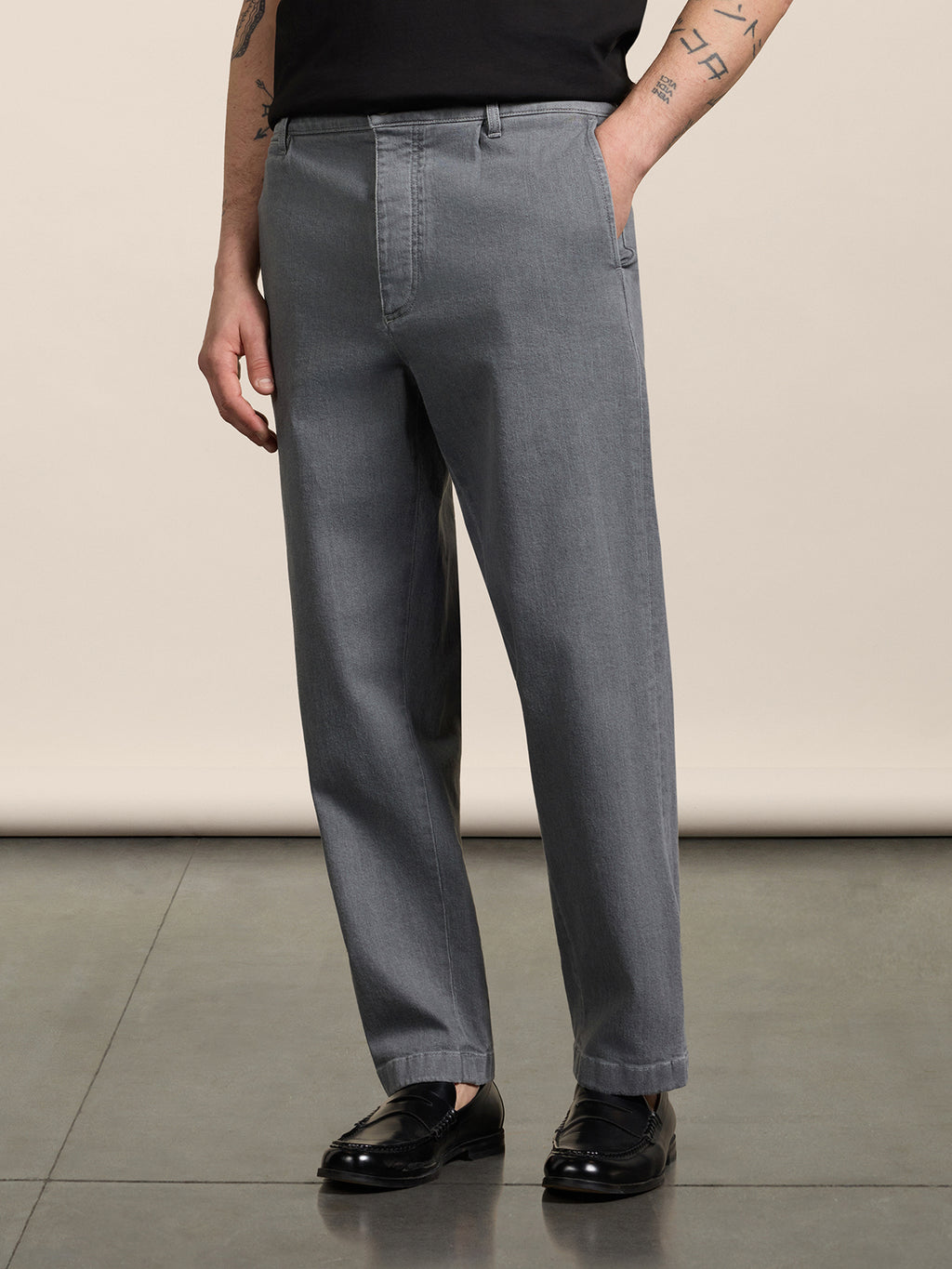 RELAXED-FIT TROUSERS IN MEDIUM GREY COMFORT DENIM - LONDON GREY - Check Active | Pence 1979