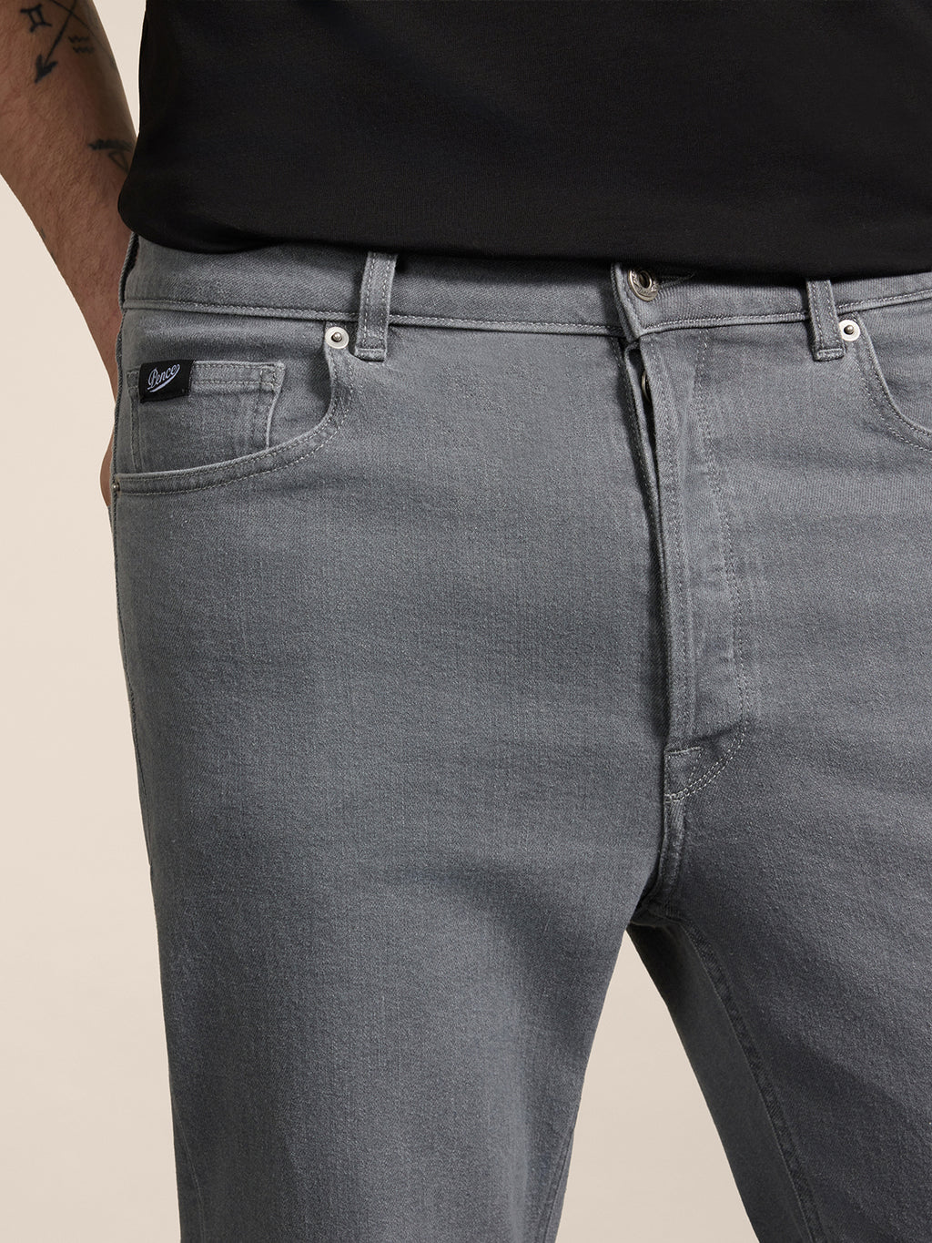 CARROT FIT TROUSERS IN GREY COMFORT DENIM - LONDON GREY - Check Active | Pence 1979