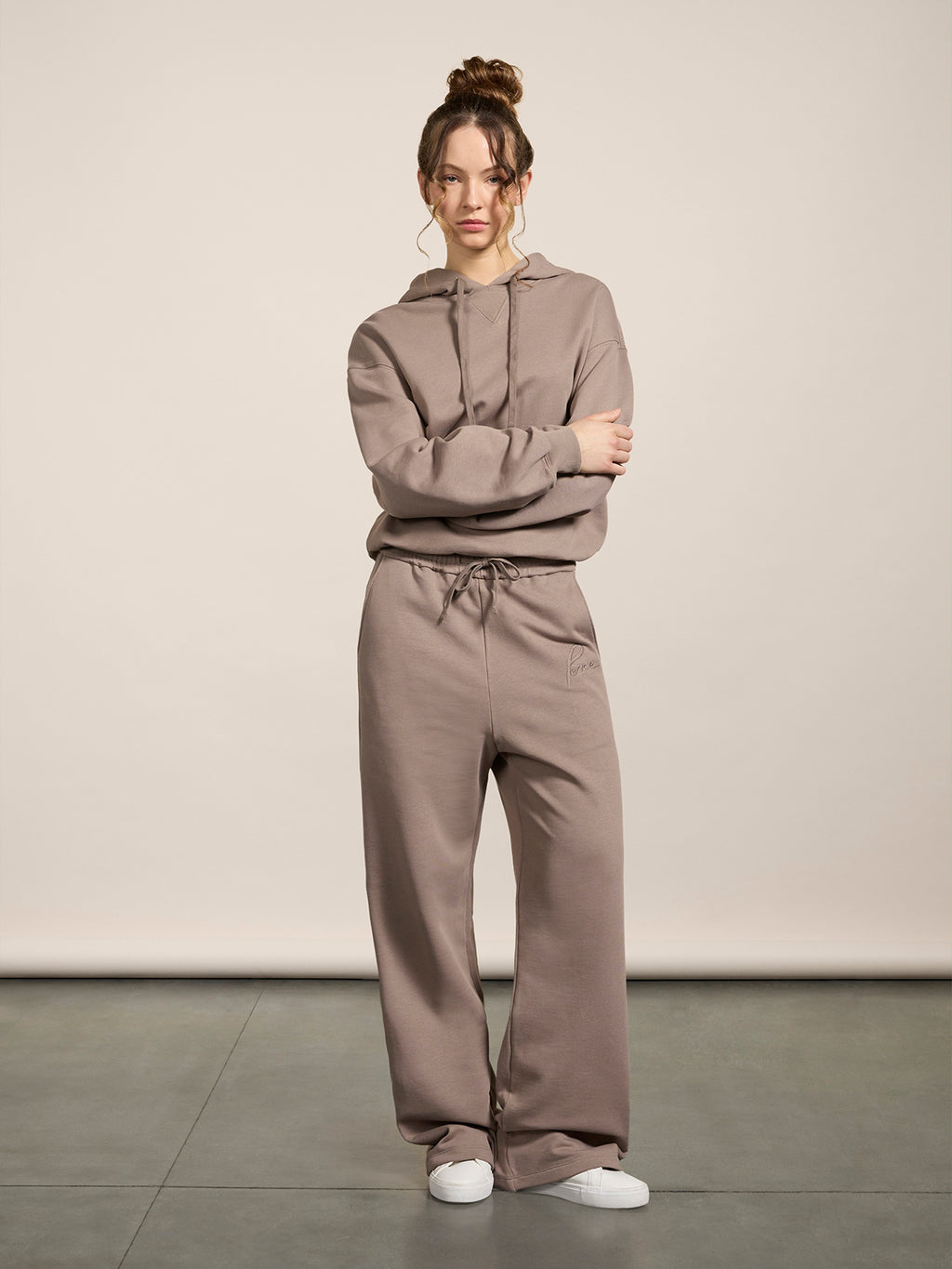 LOOSE-FIT TROUSERS IN TAUPE COTTON FLEECE WITH EMBROIDERY - TAUPE - Check Active | Pence 1979