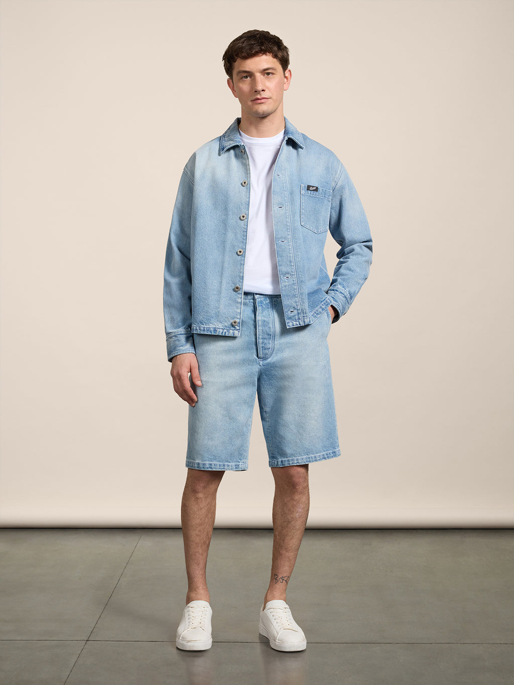 REGULAR-FIT OVERSHIRT IN LIGHT BLUE COMFORT DENIM WITH POCKET - LIGHT BLUE - Check Active | Pence 1979