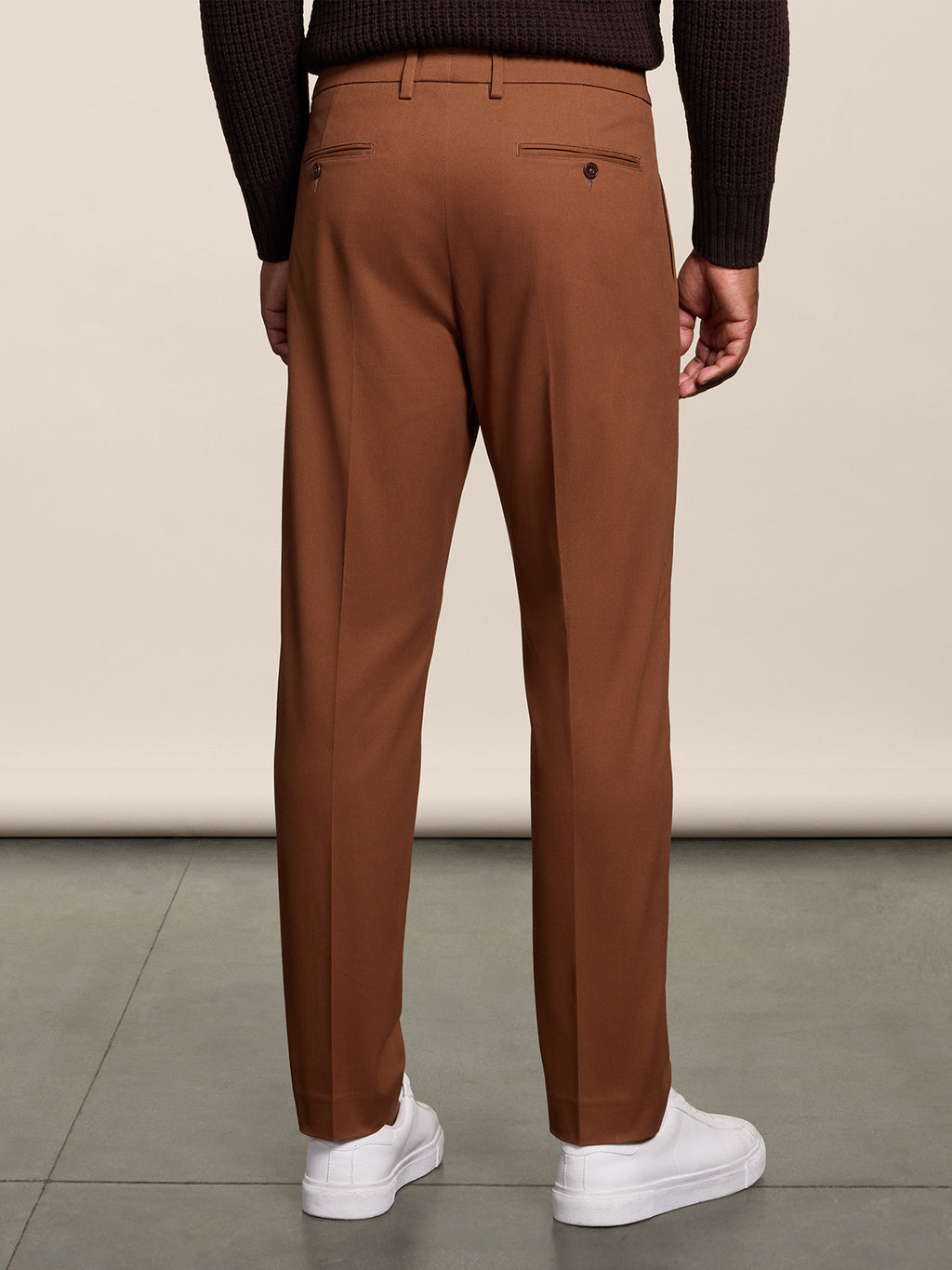 REGULAR FIT CHINO PANT WITH SINGLE PLEAT TOBACCO - TOBACCO - Check Active | Pence 1979