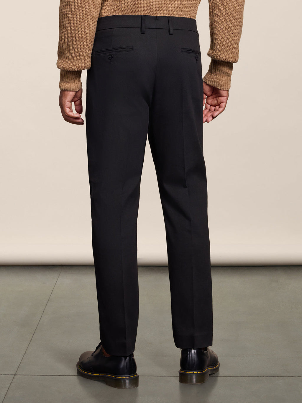 REGULAR FIT CHINO PANTS WITH ONE PLEAT BLACK - BLACK - Check Active | Pence 1979