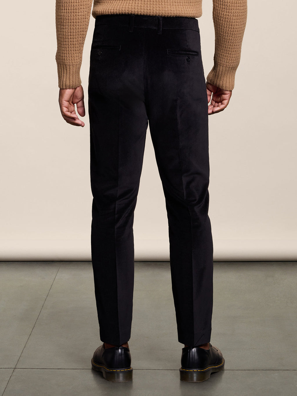 REGULAR FIT VELVET CHINO PANTS WHIT ONE PLEAT BLACK - BLACK - Check Active | Pence 1979
