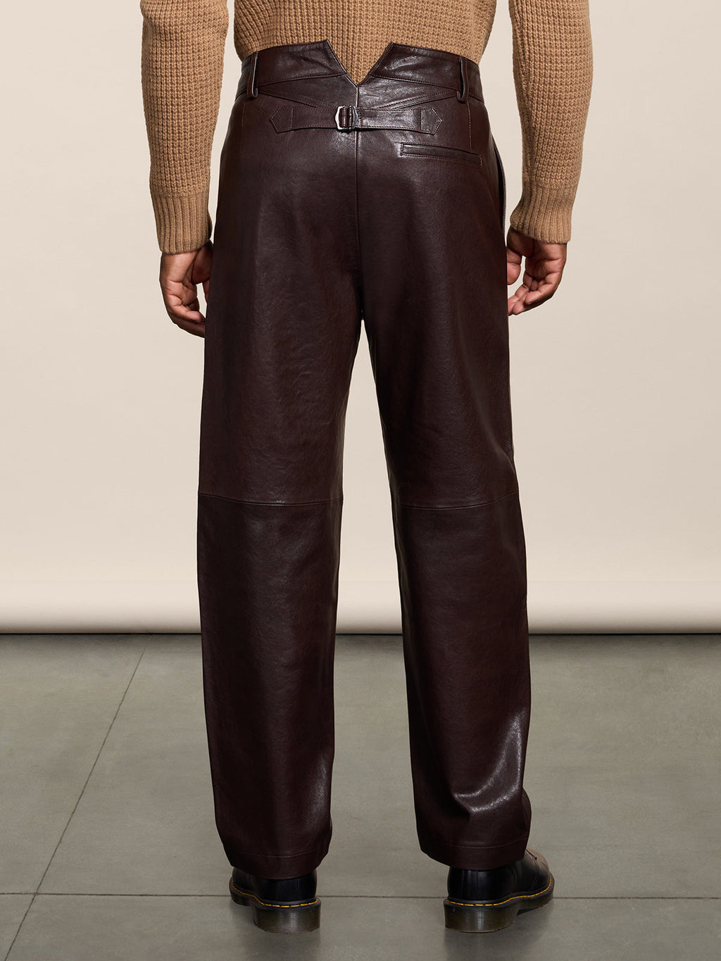 RELAXED FIT MAHOGANY LEATHER PANTS WITH WORKER DETAILS - MAHOGANY - Capi in Pelle Uomo | Pence 1979