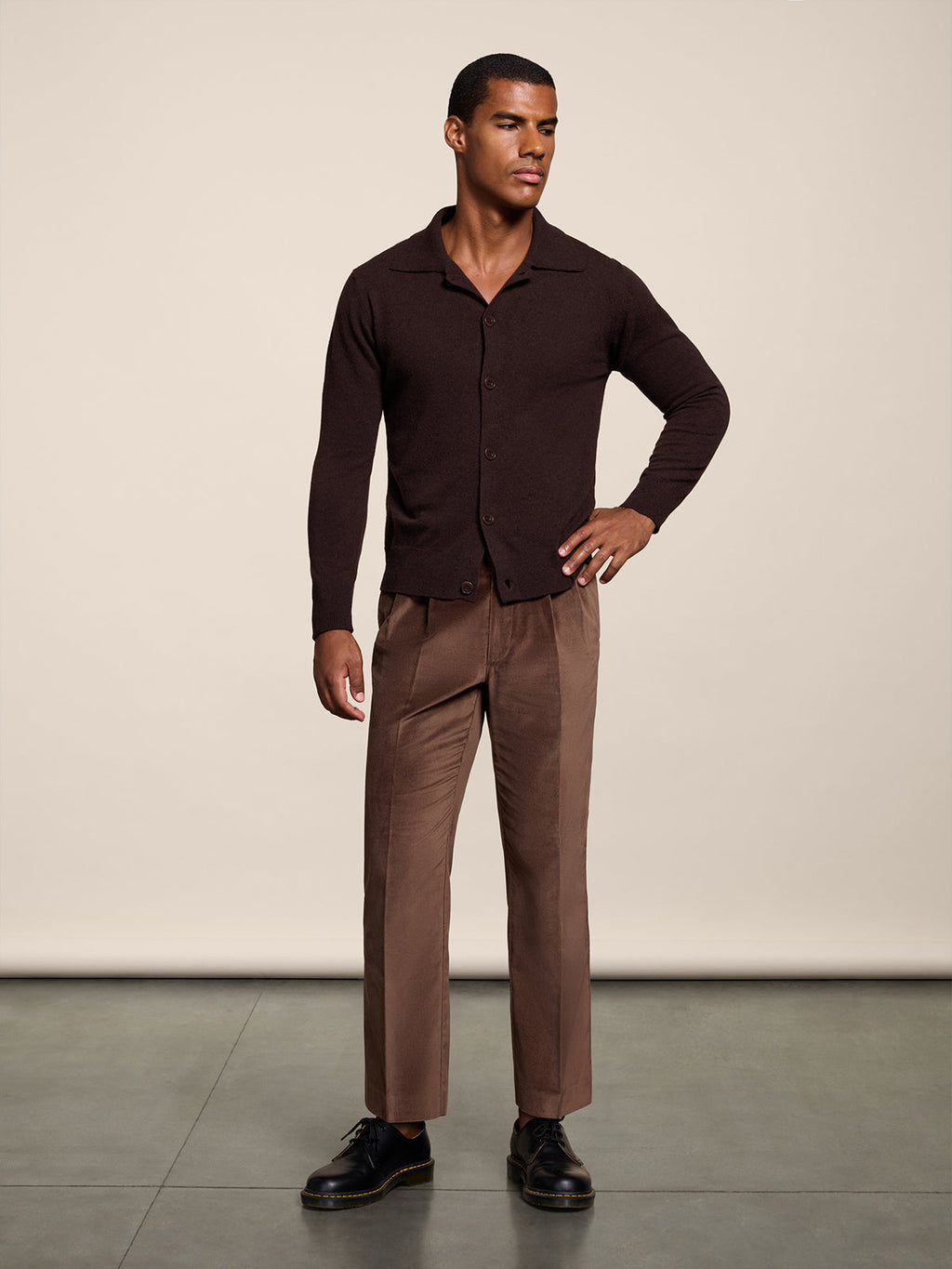 LOOSE-FIT COFFEE CHINO PANT WITH TWO PLEAT - COFFEE - Check Active | Pence 1979