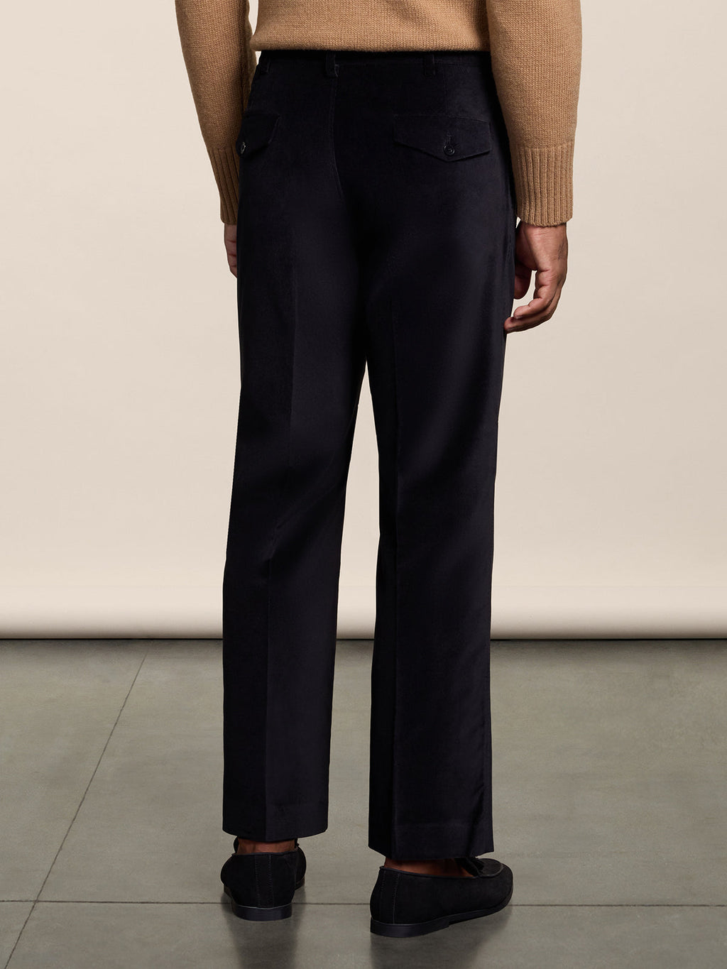 LOOSE-FIT BLACK CHINO PANT WITH TWO PLEAT - BLACK - Check Active | Pence 1979