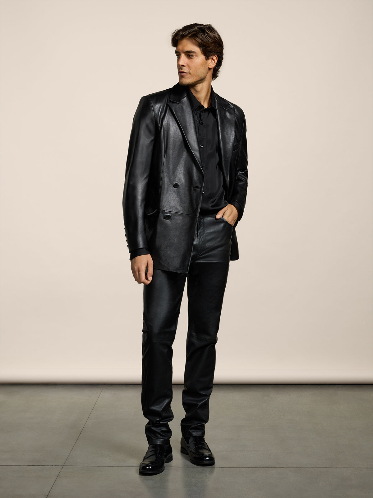 MEN'S DOUBLE-BREASTED BLAZER WITH PEAKED LAPELS REGULAR FIT IN LAMB LEATHER BLACK