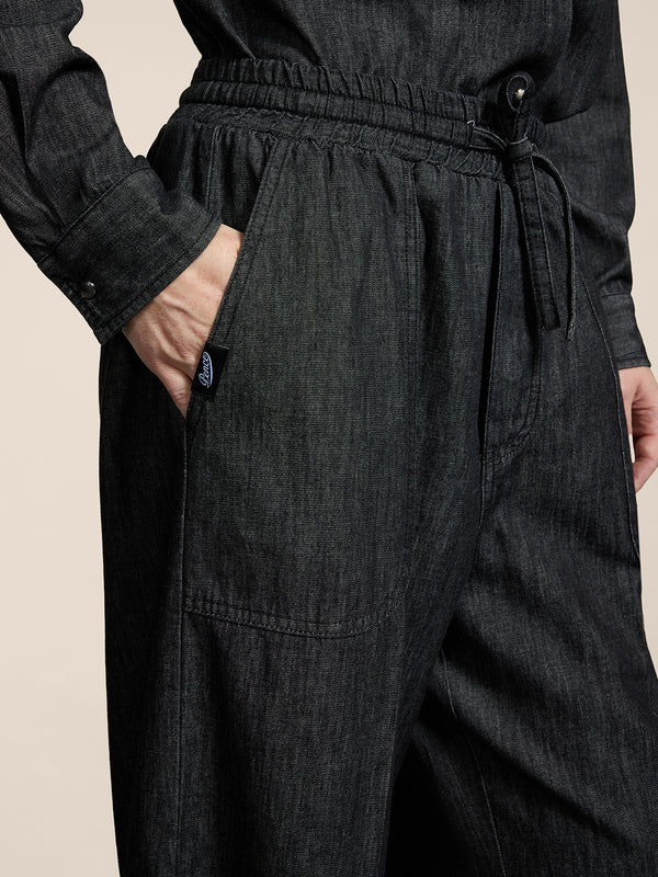 UNISEX JOGGER PANT IN CHAMBRAY OVER FIT BLACK - BLACK - Men′s Bottomwear | Pence 1979