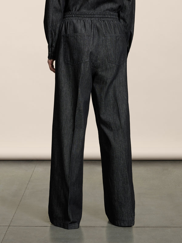 UNISEX JOGGER PANT IN CHAMBRAY OVER FIT BLACK - BLACK - Men′s Bottomwear | Pence 1979