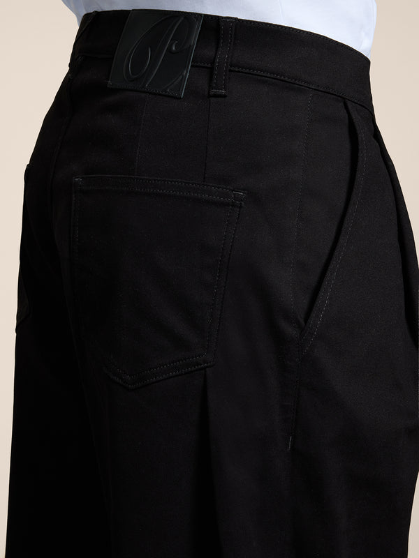 UNISEX RELAXED FIT PANT IN COTTON SATIN WITH DOUBLE PLEATS BLACK - BLACK - Men′s Bottomwear | Pence 1979