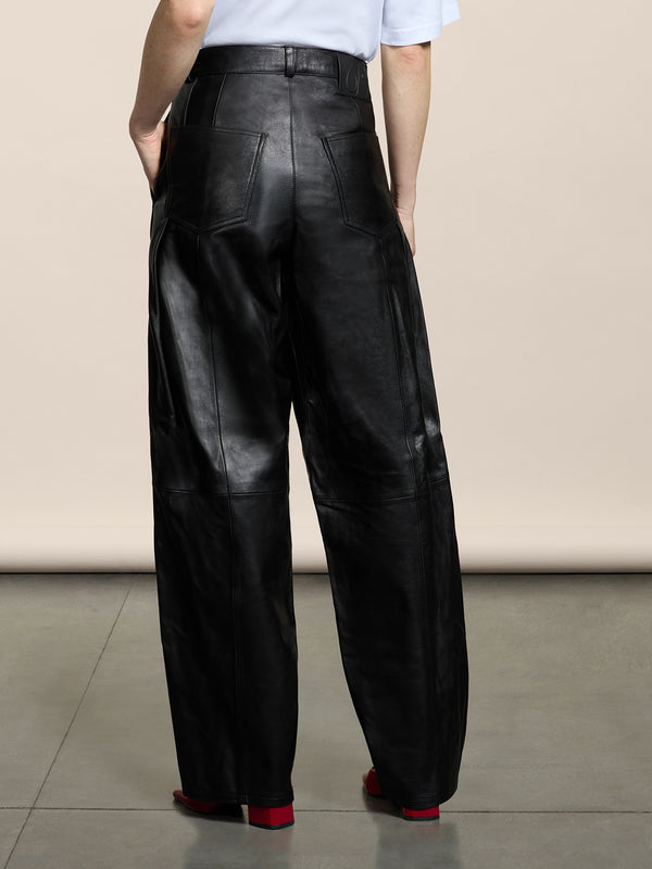 UNISEX RELAXED FIT LAMB LEATHER PANT WITH DOUBLE PLEATS BLACK  - BLACK - Men′s Bottomwear | Pence 1979