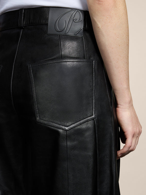 UNISEX RELAXED FIT LAMB LEATHER PANT WITH DOUBLE PLEATS BLACK  - BLACK - Men′s Bottomwear | Pence 1979