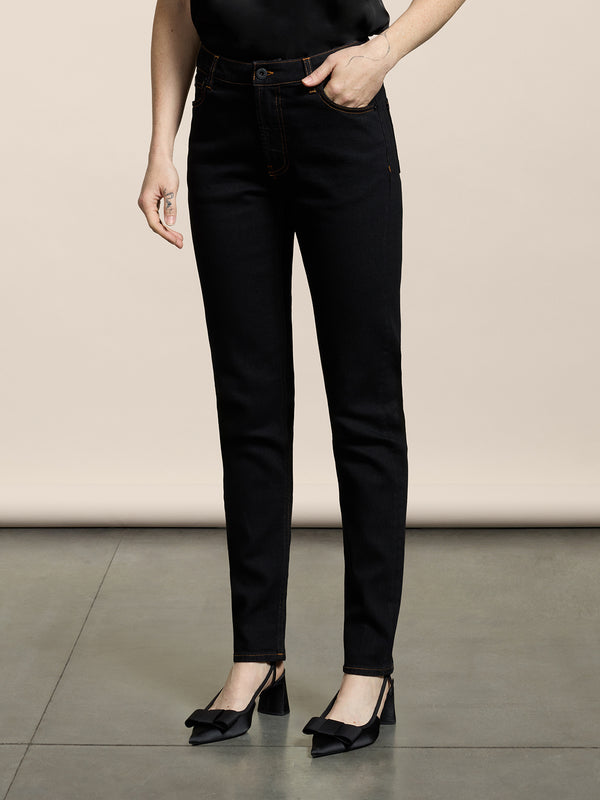 WOMEN'S 5 POCKET SLIM FIT PANT IN BLACK COMFORT DENIM  - BLACK - Women′s Bottomwear | Pence 1979