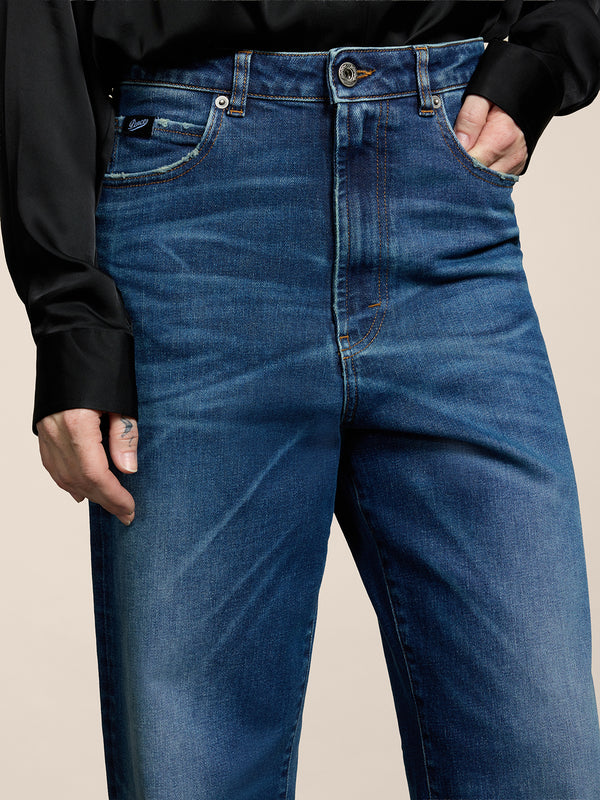 WOMEN'S 5 POCKET HIG WAIST WIDE LEG PANT IN DENIM COMFORT MEDIUM BLUE - MEDIUM DENIM BLUE - Women′s Bottomwear | Pence 1979