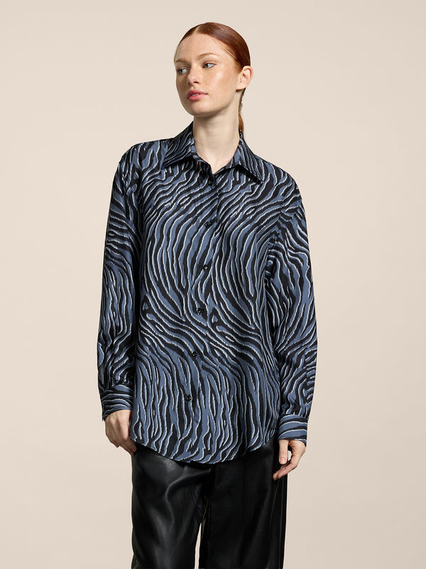WOMEN'S OVER FIT SILK SHIRT WITH ZEBRA PRINT BLACK AND GREY  - BLACK/GREY ZEBRA PRINT - Women′s Clothing | Pence 1979