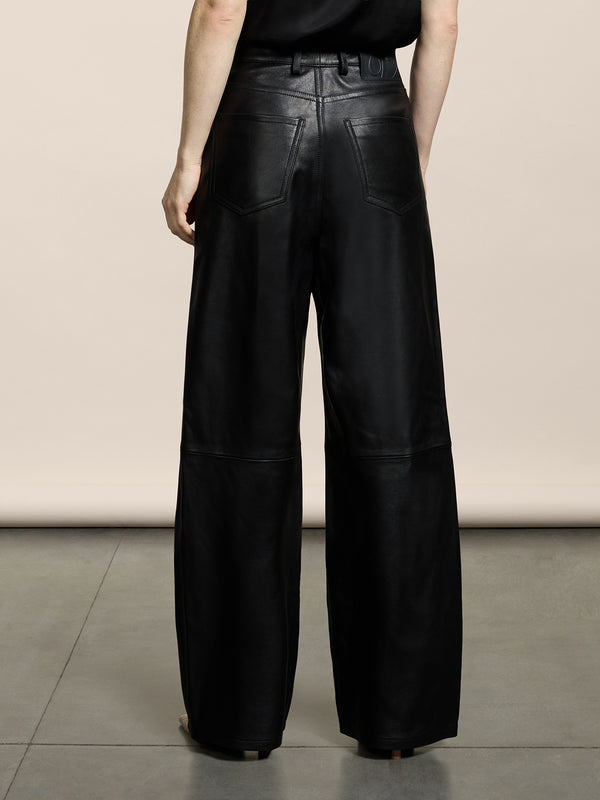 WOMEN'S 5 POCKET HIGH WAIST REGULAR FIT PANT IN LAMB LEATHER BLACK  - BLACK - Women′s Bottomwear | Pence 1979