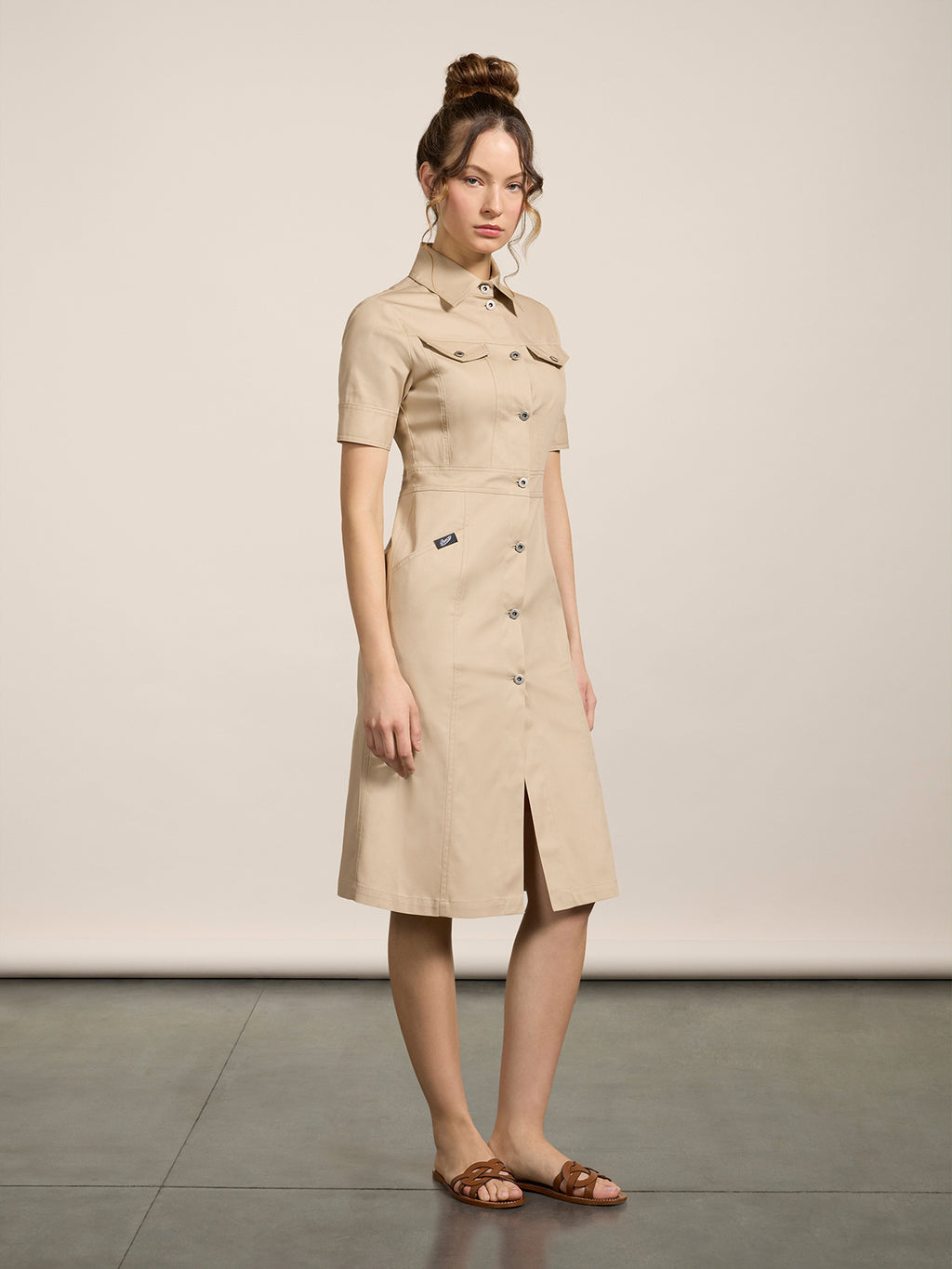 SLIM-FIT MIDI SHORT-SLEEVED DRESS IN COLONIAL COTTON WITH POCKETS - COLONIAL - Check Active | Pence 1979