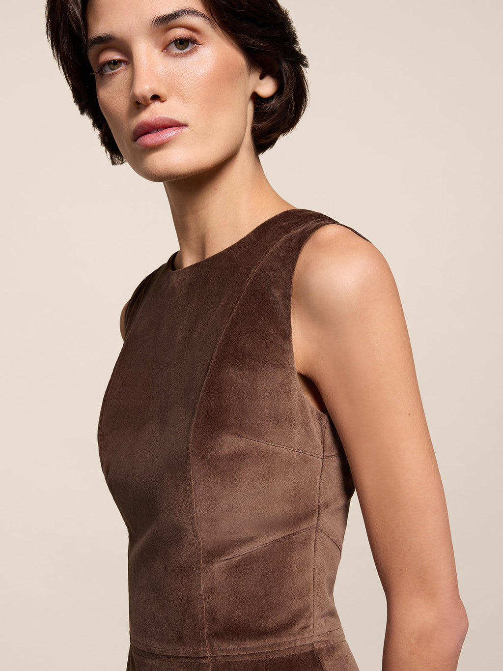 REGULAR FIT SHORT COFFEE VELVET DRESS WITH FLARED SKIRT - COFFEE - Check Active | Pence 1979