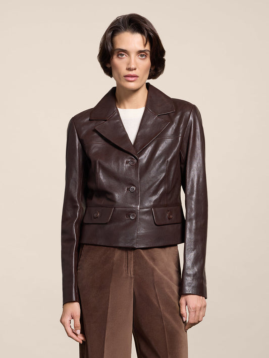 SLIM FIT MAHOGANY LEATHER SHORT SINGLE BREASTED BLAZER WITH PEAK LAPELS - MAHOGANY - Capi in Pelle Donna | Pence 1979