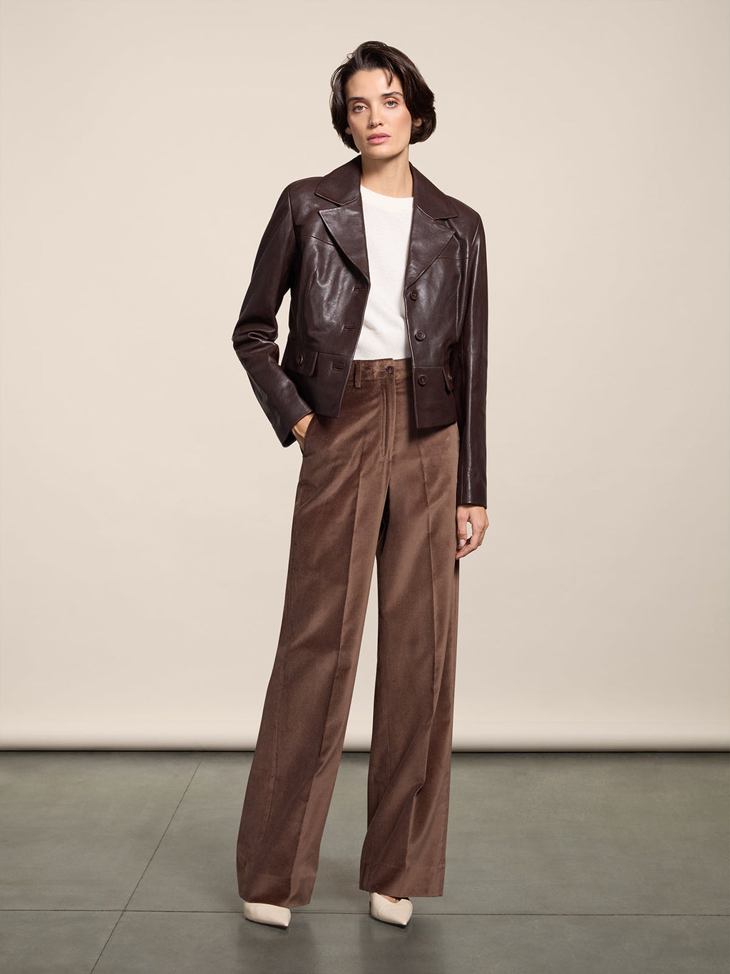 WIDE COFFEE VELVET TROUSERS WITH FRONT-HIP POCKETS - COFFEE - Check Active | Pence 1979