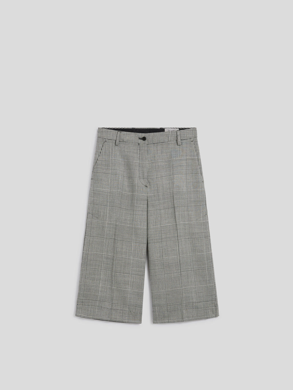 LOOSE FIT BLACK AND WHITE BERMUDA SHORTS WITH SIDE BUTTON OPENINGS - BLACK\WHITE  - Check Active | Pence 1979