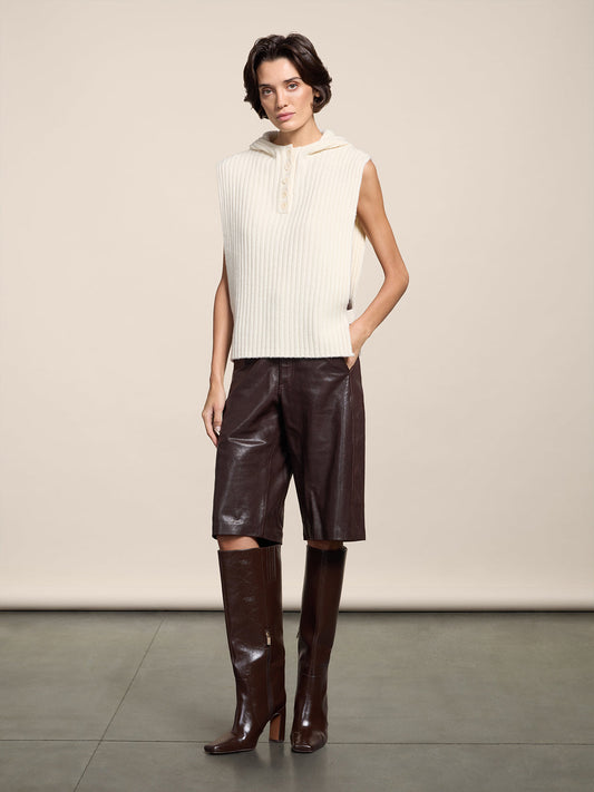 LOOSE FIT MAHOGANY LEATHER BERMUDA SHORTS WITH SIDE BUTTON OPENINGS - MAHOGANY - Capi in Pelle Donna | Pence 1979