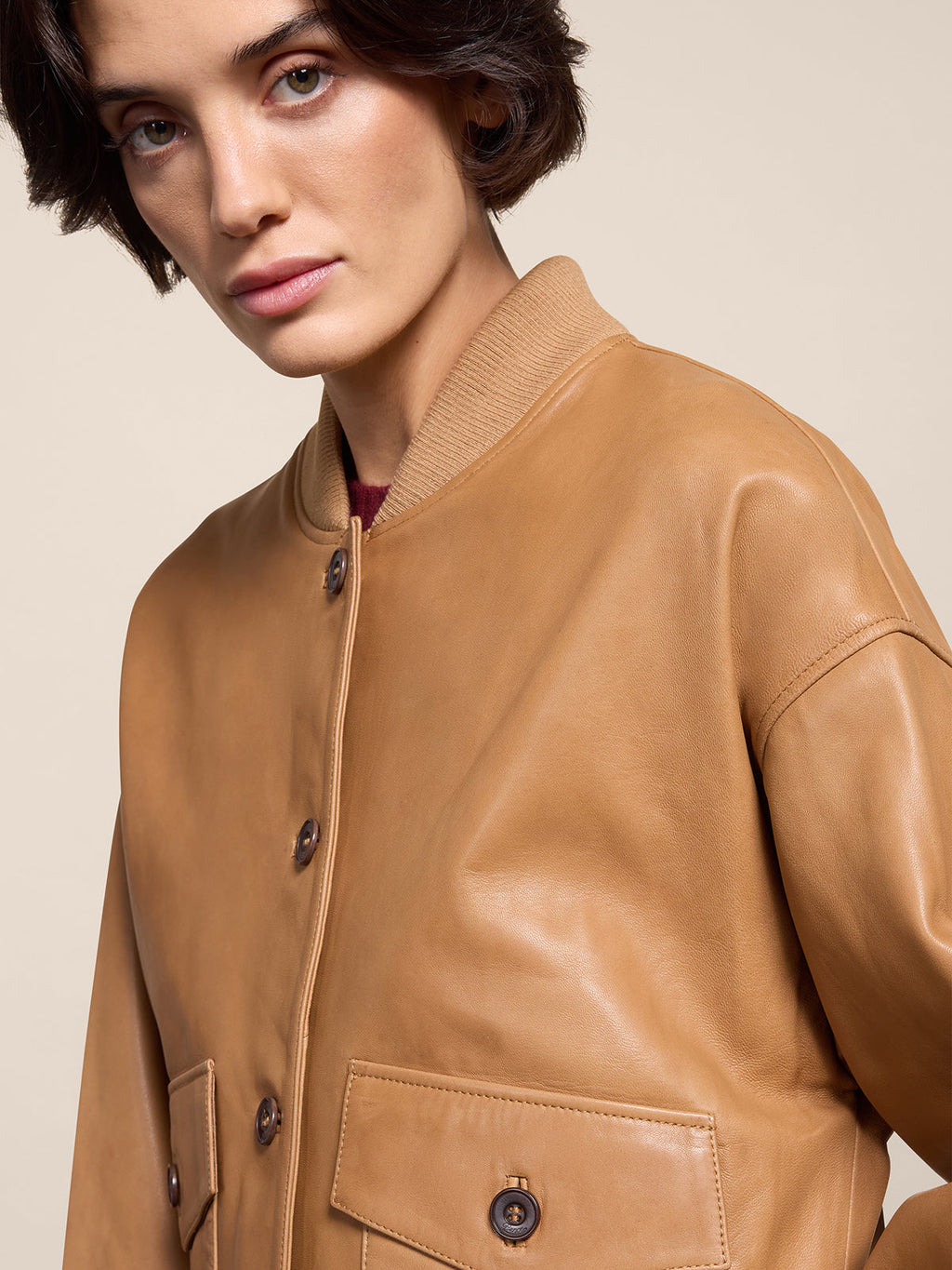 REGULAR FIT CARAMEL CROPPED BOMBER WITH KNIT COLLAR - CARAMEL - Capi in Pelle Donna | Pence 1979