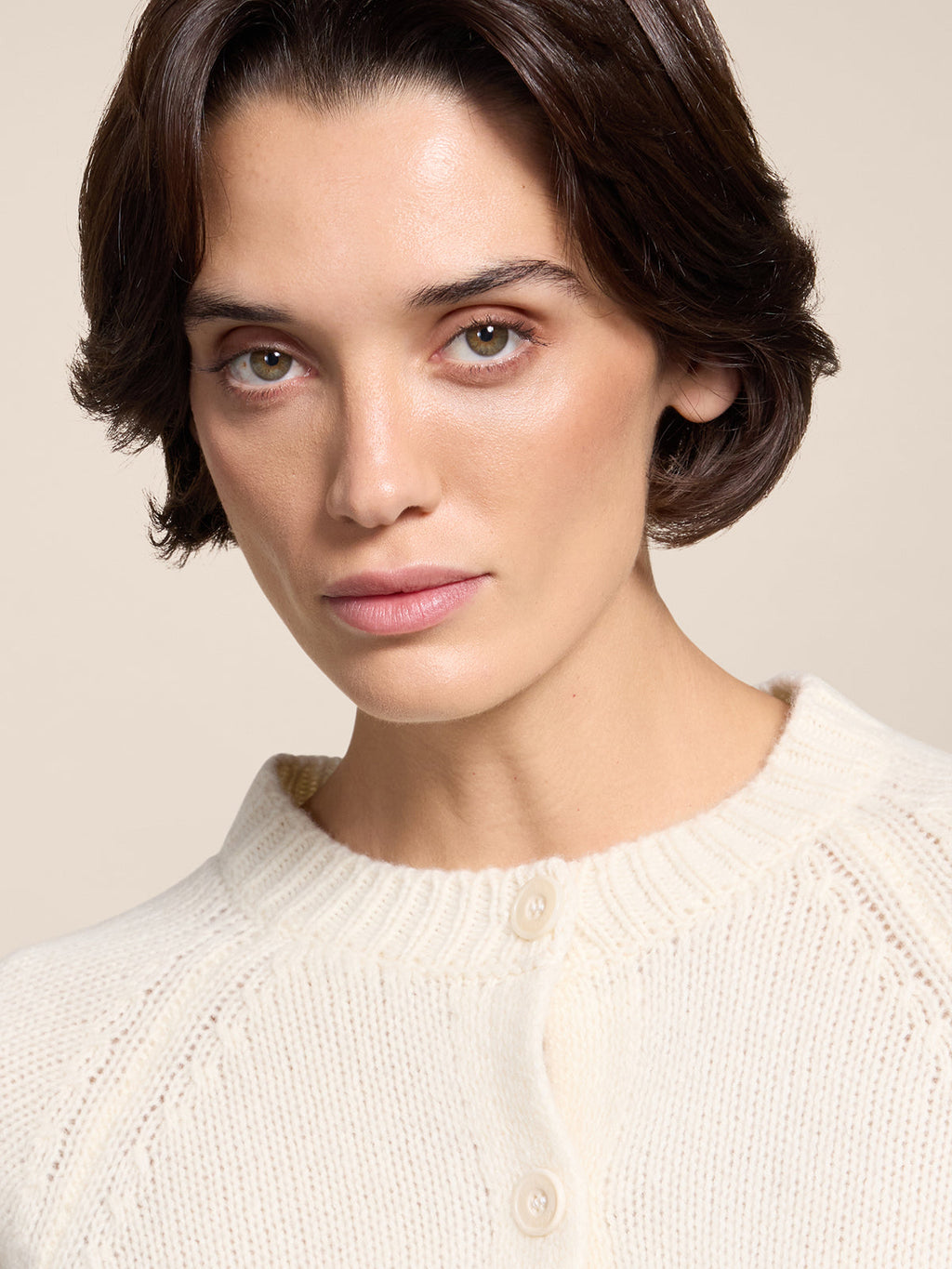 REGULAR FIT WOOL CREW-NECK CARDIGAN WITH RAGLAN SLEEVES NATURAL - NATURAL - Check Active | Pence 1979